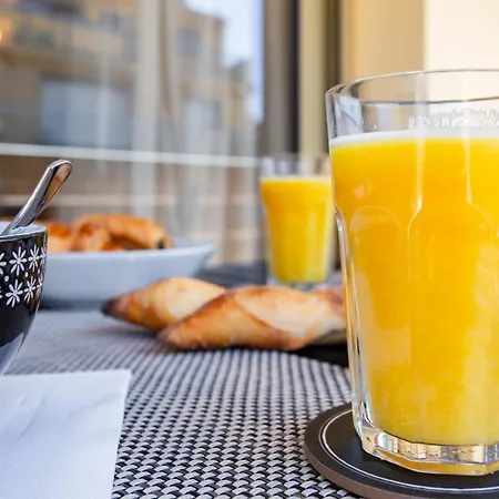 아파트 #4 Papon Parking Climatise Terrasse & Wifi 5mins A Pieds Du Vieux 니스