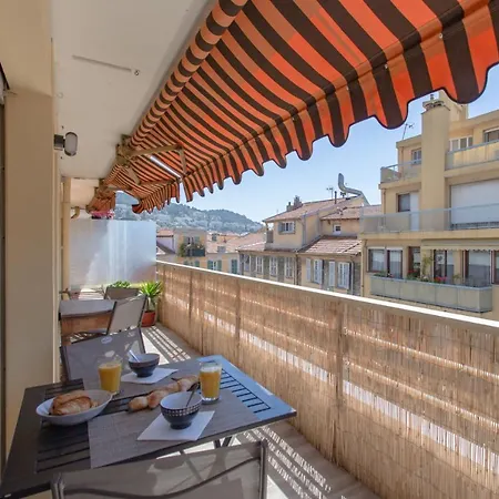 #4 Papon Parking Climatise Terrasse & Wifi 5mins A Pieds Du Vieux Appartamento